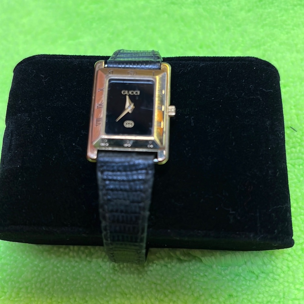 💯% AUTHENTIC GUCCI WATCH
